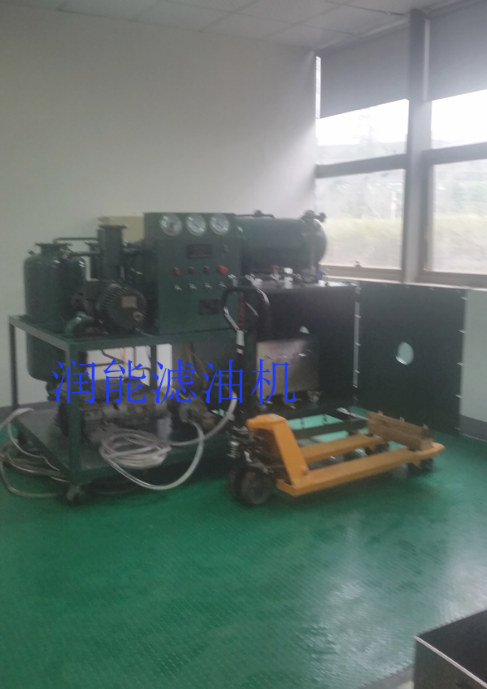 ZZ-3型X光機(jī)球管真空注油機(jī)在深圳市深圖醫(yī)學(xué)影像設(shè)備有限公司現(xiàn)場